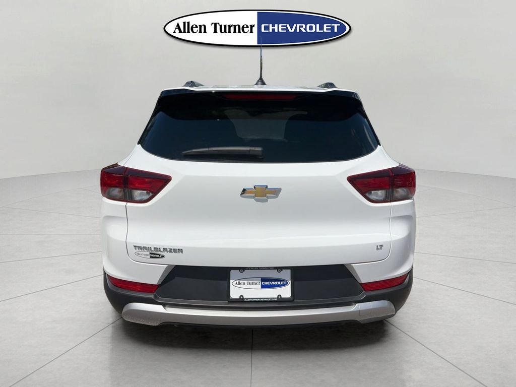 Used 2023 White Chevrolet LT image 5