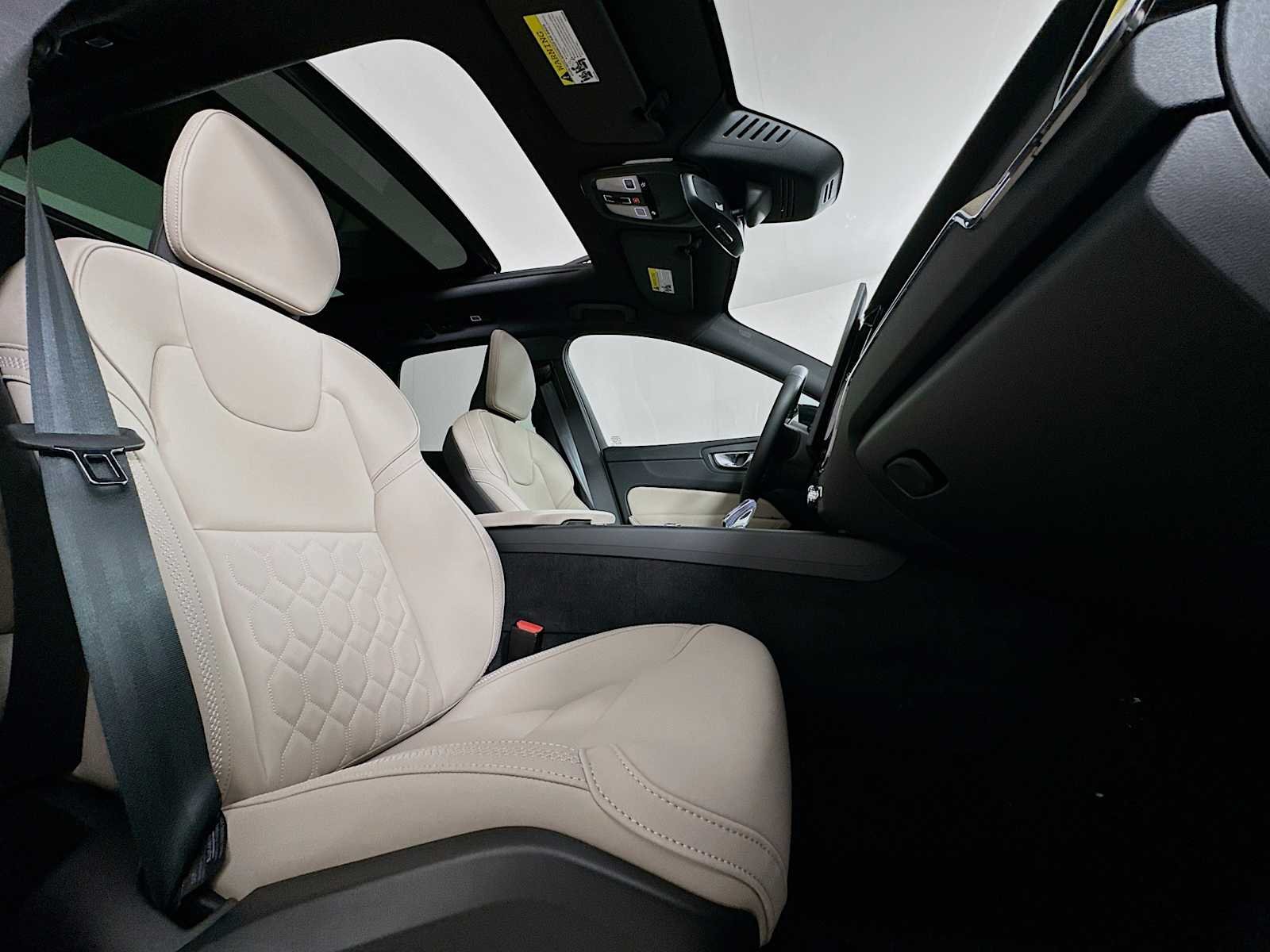 New 2026 Vapour Grey Volvo Plus image 25