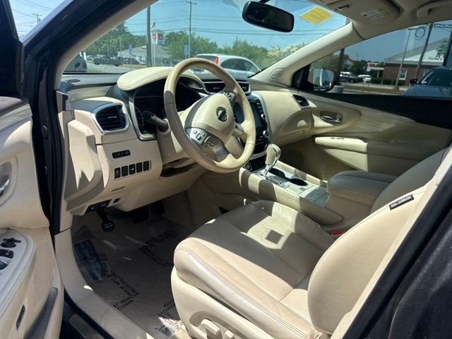 Used 2015 Gray Nissan SL image 9