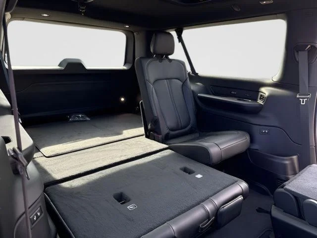 New 2026 Baltic Gray Metallic Clearcoat Jeep  image 31