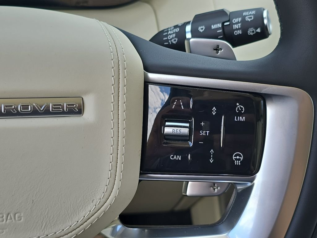 New 2026 Fuji White Land Rover SE image 20