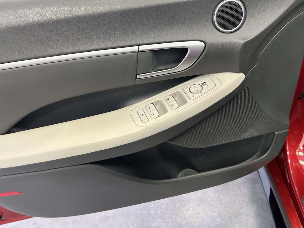 Used 2024 Red Hyundai SEL image 15