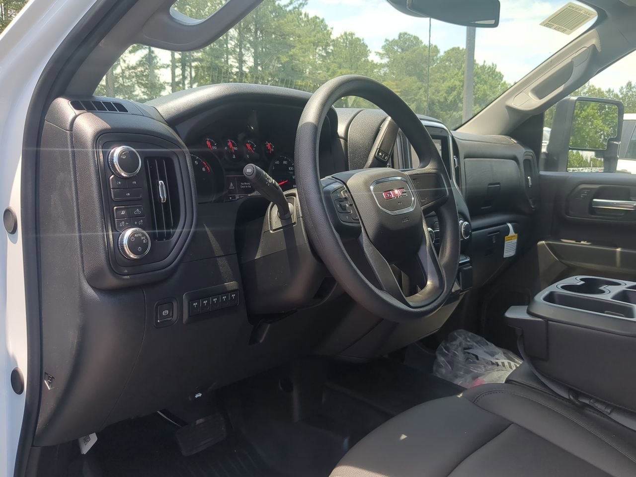 New 2026 Summit White GMC Pro image 10