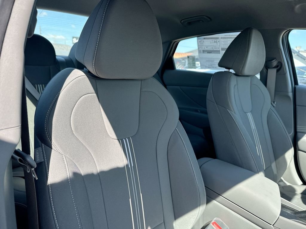 2025 Hyundai Elantra SEL - Photo 50