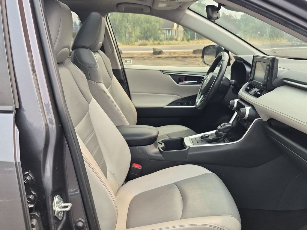 Used 2022 Magnetic Gray Metallic Toyota XLE Premium image 29