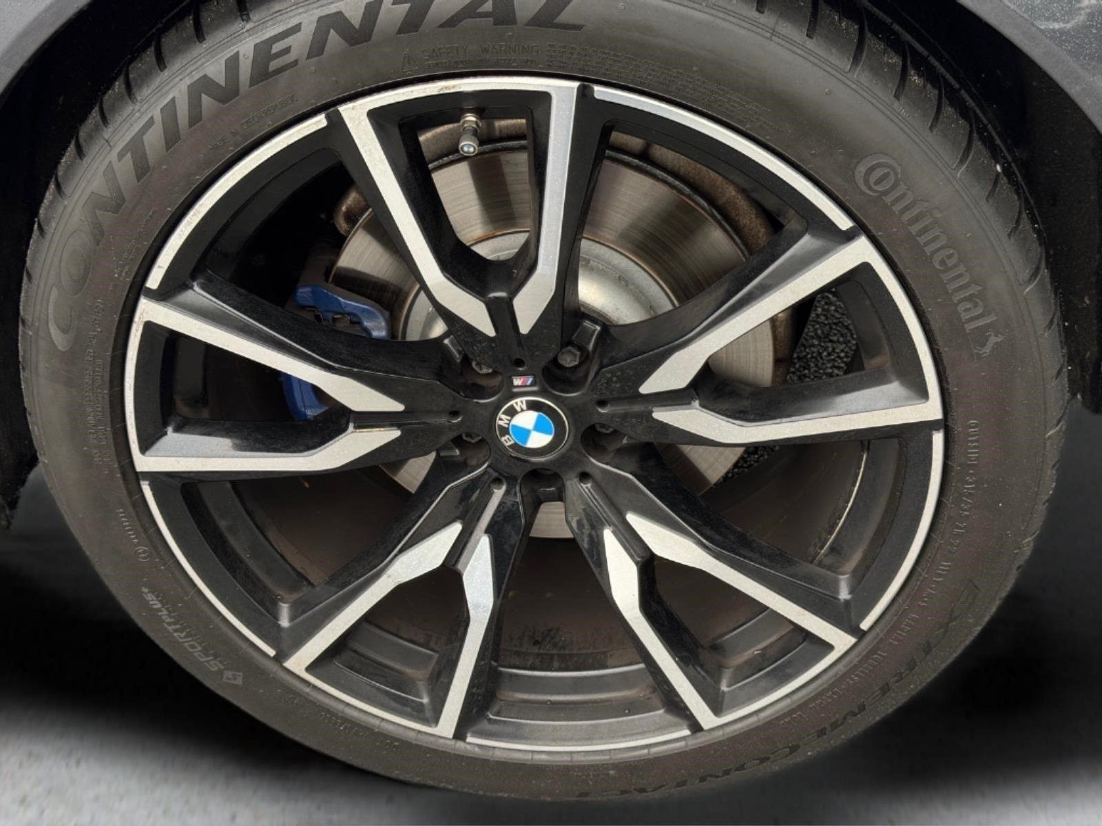 Used 2020 Arctic Gray Metallic BMW xDrive40i image 16
