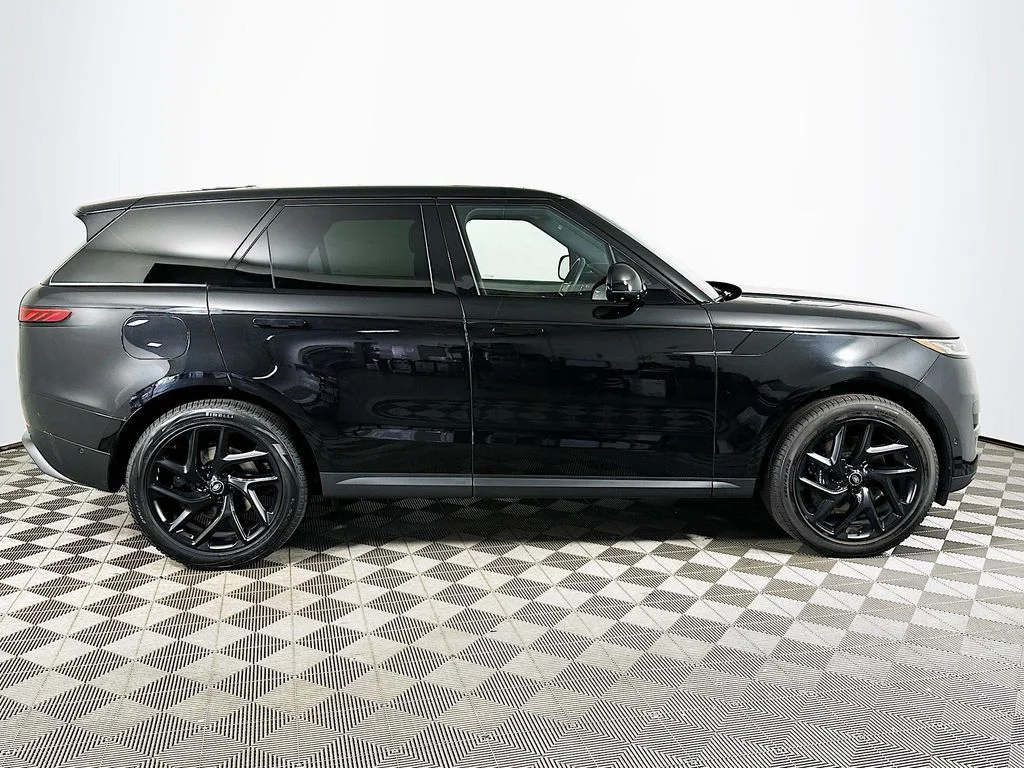 Certified Used 2024 Santorini Black Metallic Land Rover SE image 4
