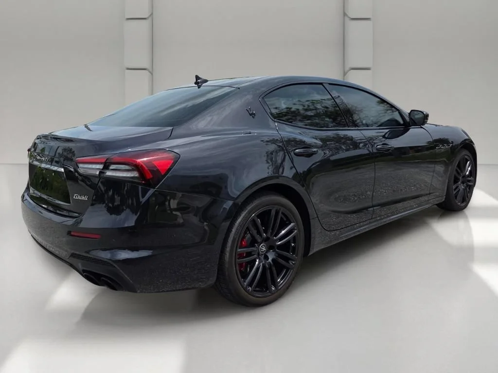 Used 2023 Nero Noctis Black Maserati Modena image 5