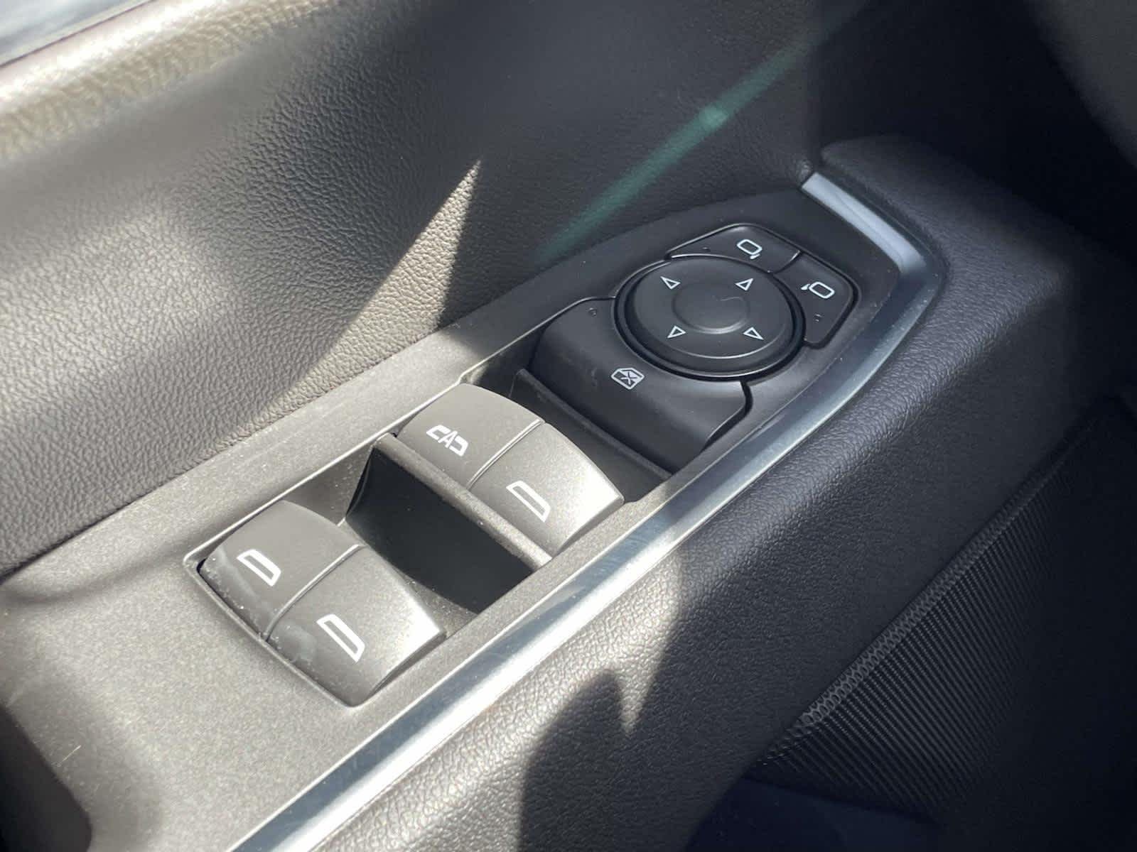 New 2026 Summit White Chevrolet LT (2FL) image 30