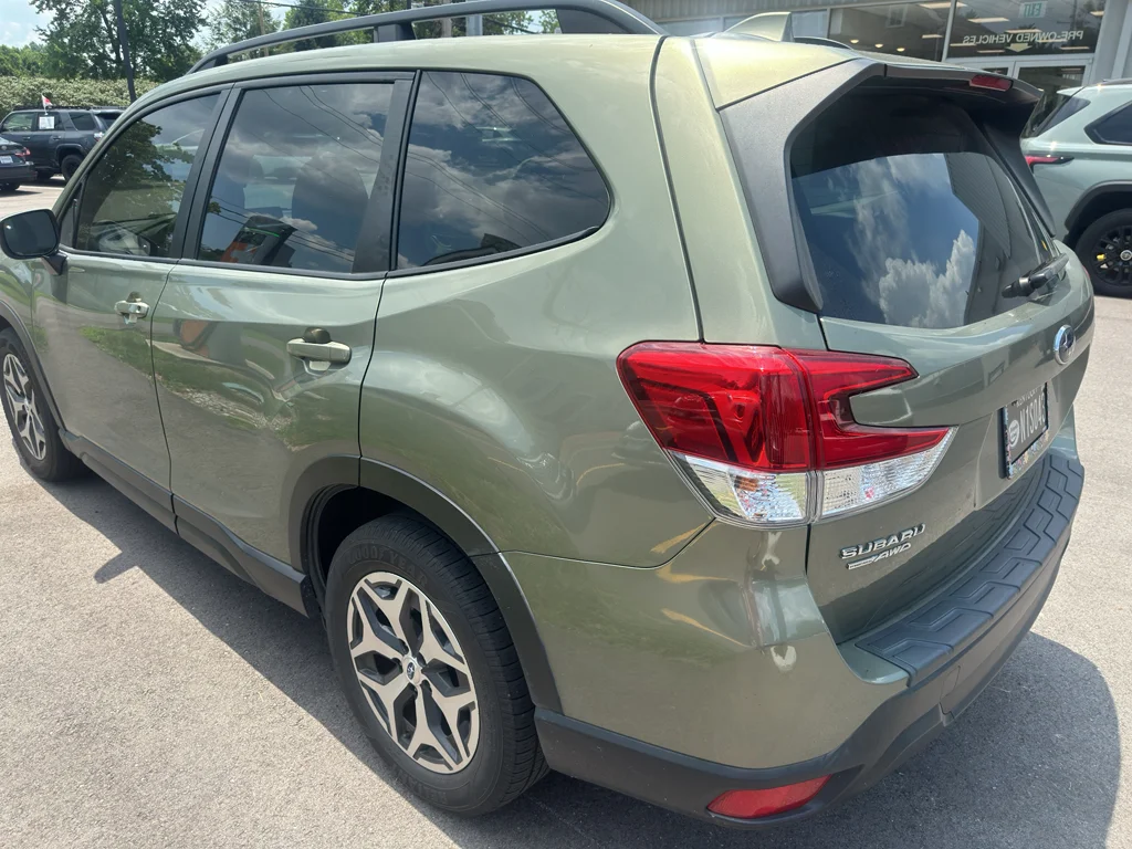 Used 2021 Jasper Green Metallic Subaru Premium image 3