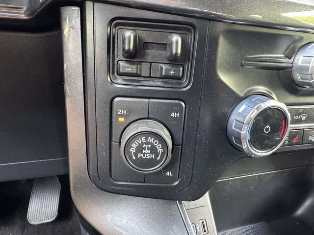 Used 2023 Silver Ford XLT image 32