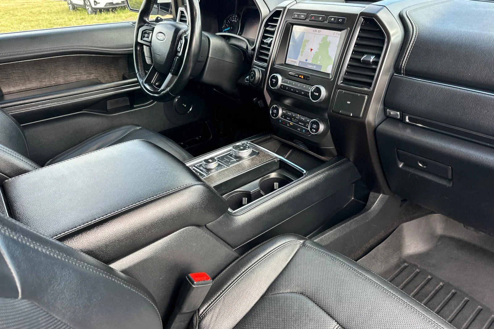 Used 2020 White Ford Limited image 18