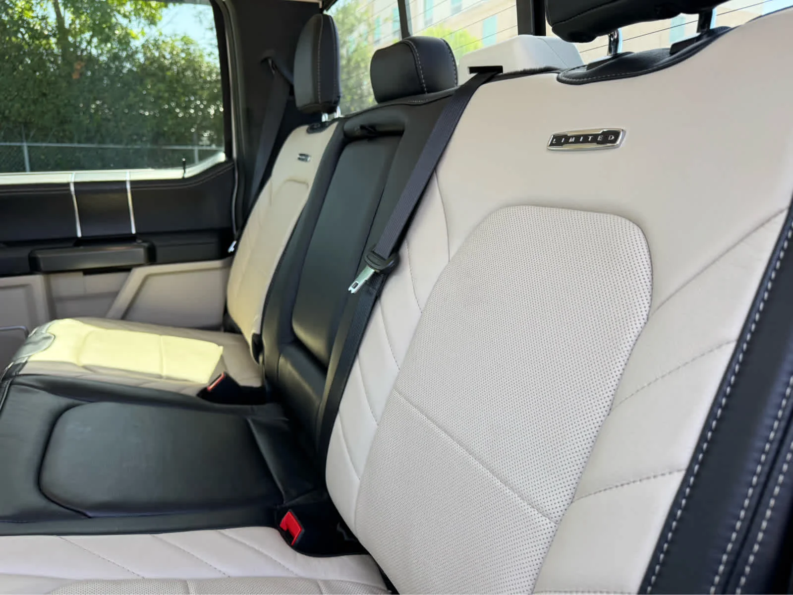 Used 2021 Star White Metallic Tri-Coat Ford Limited image 25