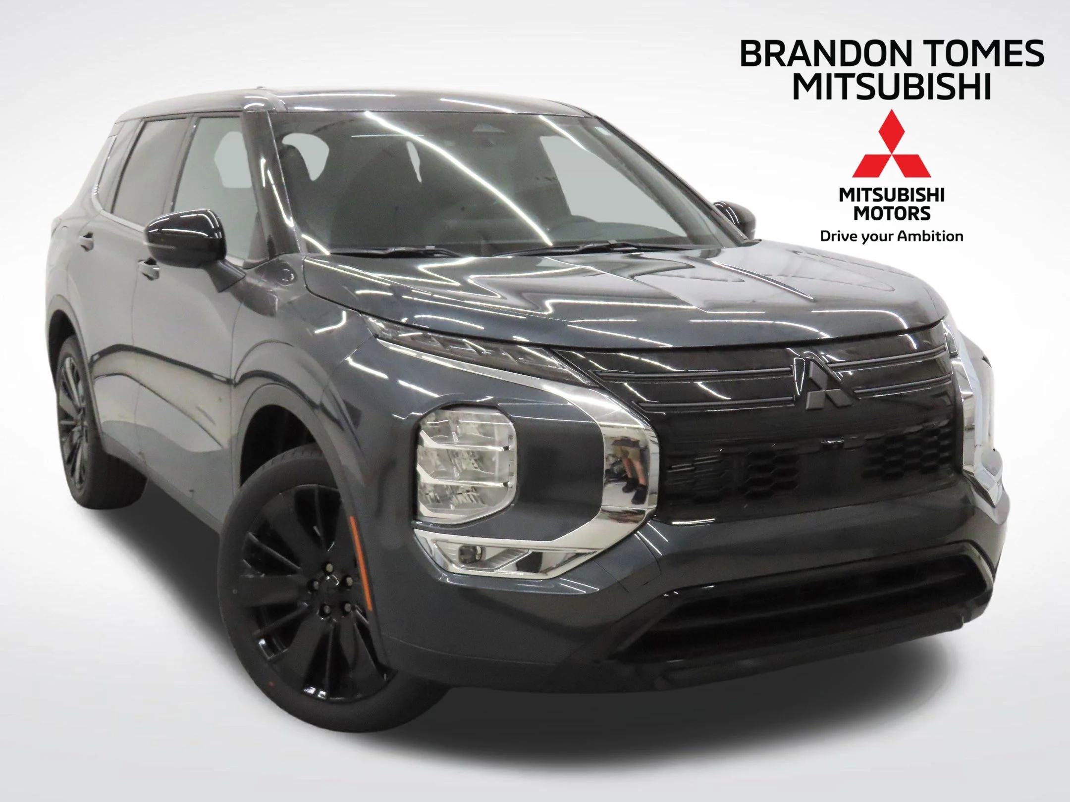 2026 Mitsubishi Outlander LE FWD's photo