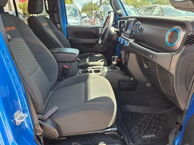 Certified Used 2020 Blue Jeep Mojave image 15