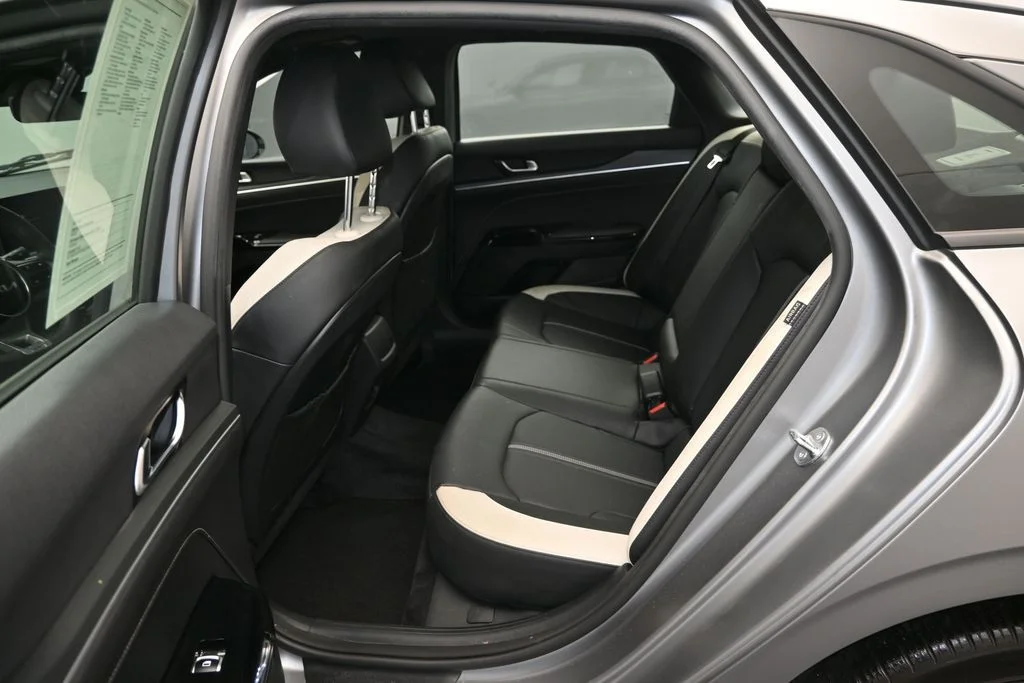 Used 2025 Steel Kia GT-Line image 15