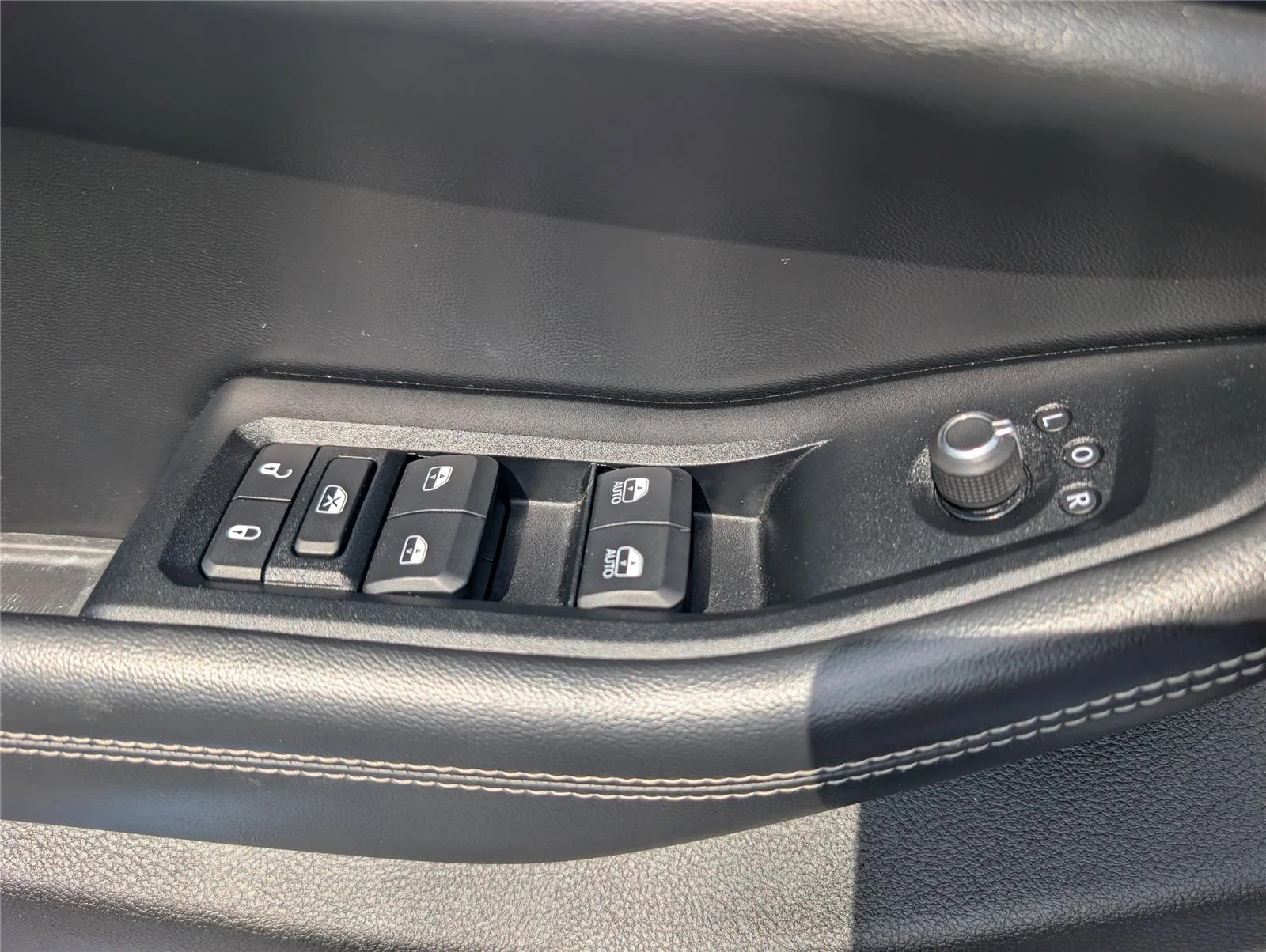 Used 2022 Silver Zynith Jeep 4x4 image 28