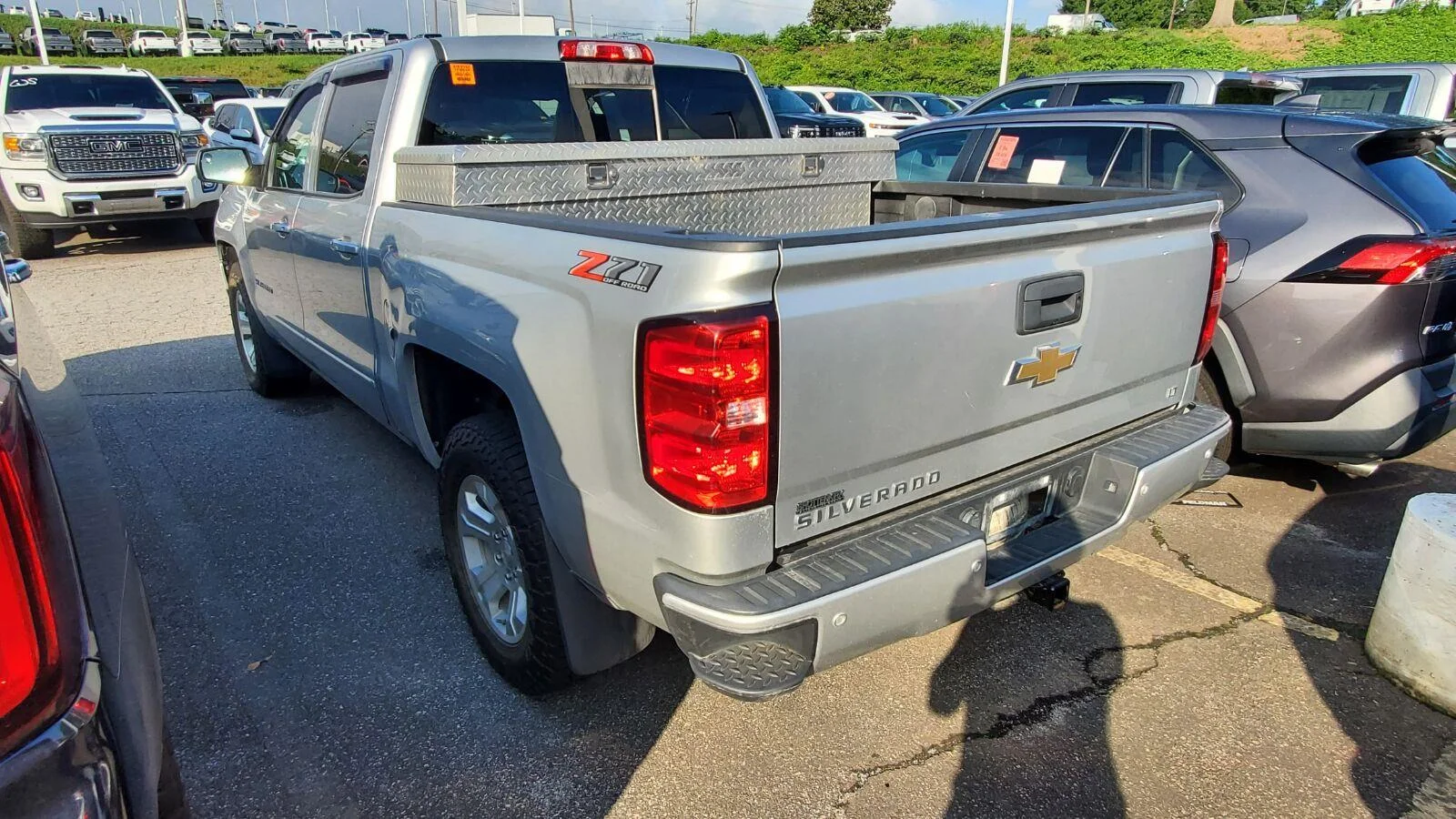 Used 2018 SILVER ICE METALLIC Chevrolet LT image 8