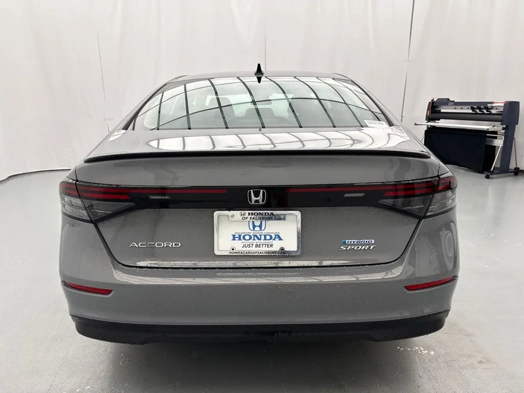 Used 2025  Honda Sport image 7