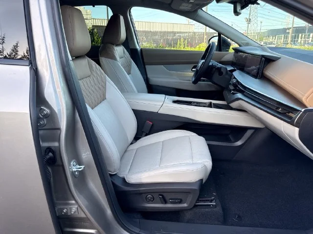 New 2026 Champagne Silver Metallic Nissan Platinum image 9