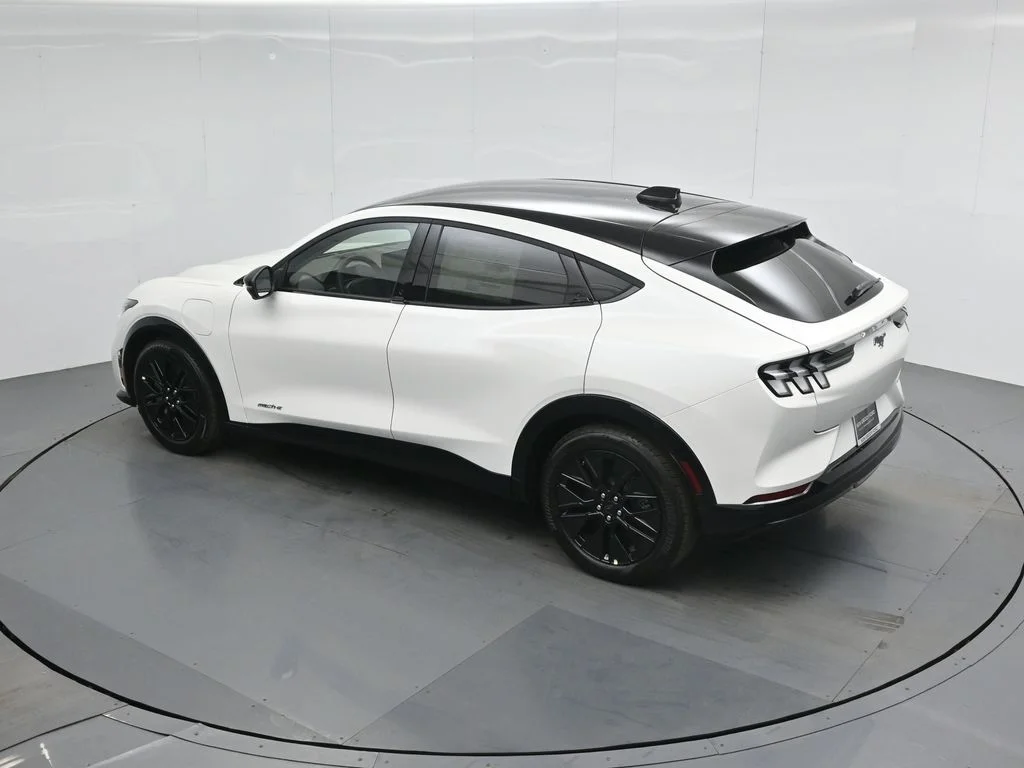 New 2026 Star White Metallic Tri-coat Ford Premium image 41