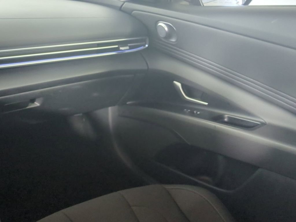 2024 Hyundai Elantra SEL - Photo 18