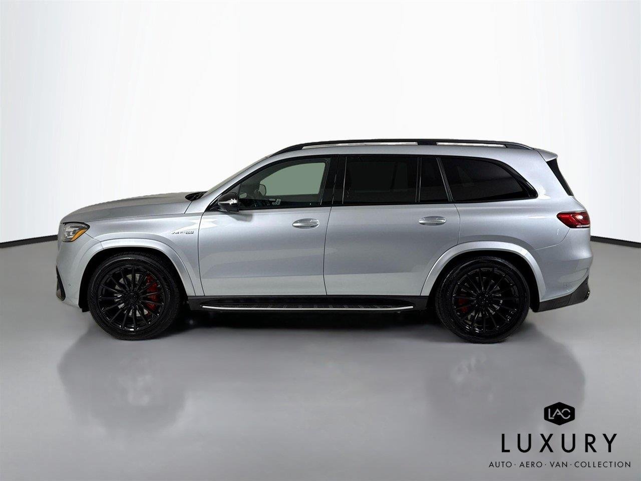 Used 2023 Cirrus Silver Metallic Mercedes-Benz AMG® GLS 63 | Night Pkg | Heated/Cooled Seats image 9