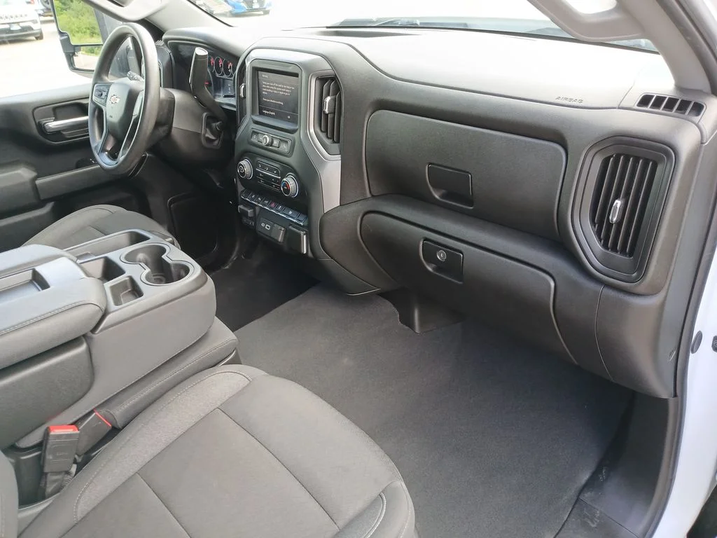 Used 2024 White Chevrolet Custom image 30