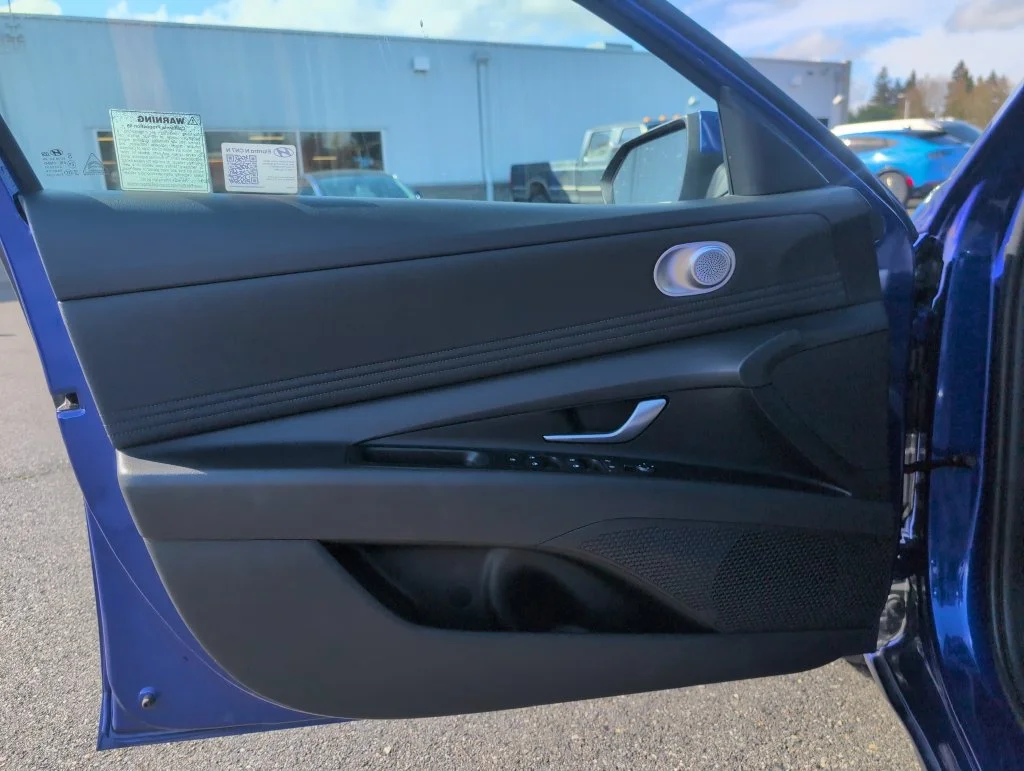 Certified Used 2025 Blue Hyundai SEL Convenience image 17