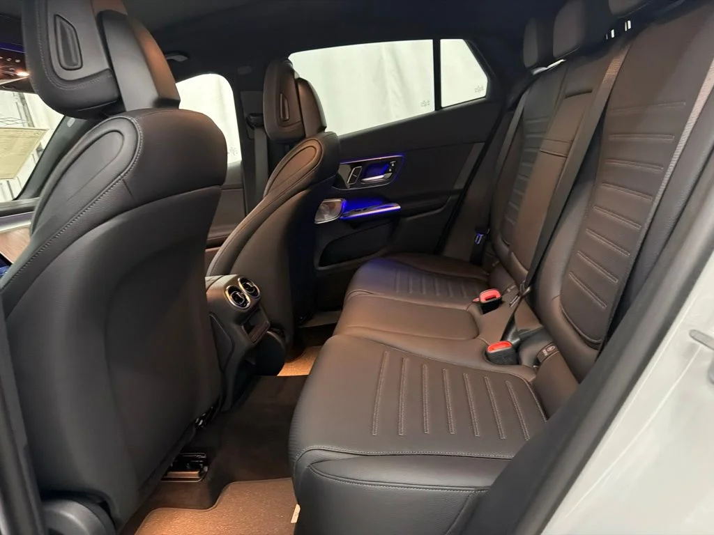 New 2027 White Mercedes-Benz GLC 300 image 20