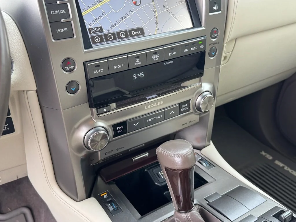 Used 2019 White Lexus 460 image 24