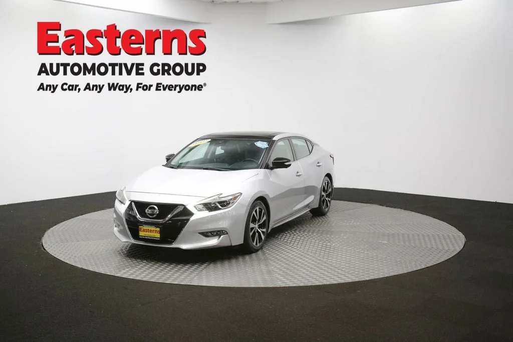 Used 2018 Silver Nissan Platinum image 58
