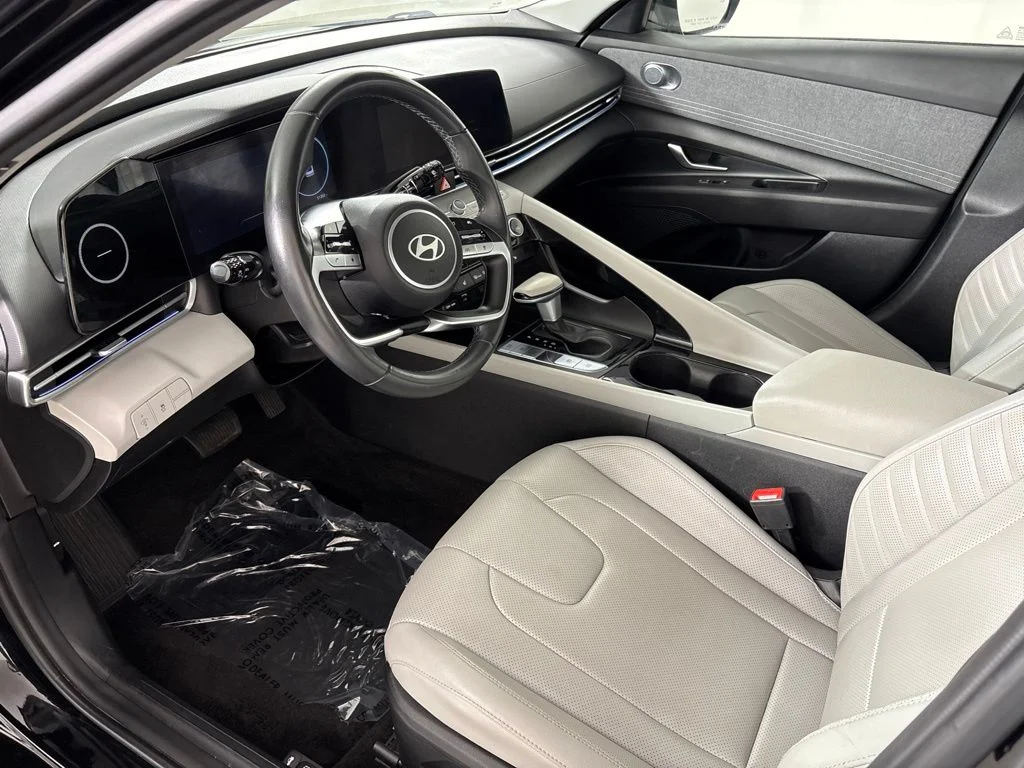 Used 2024 Black Hyundai Limited image 25