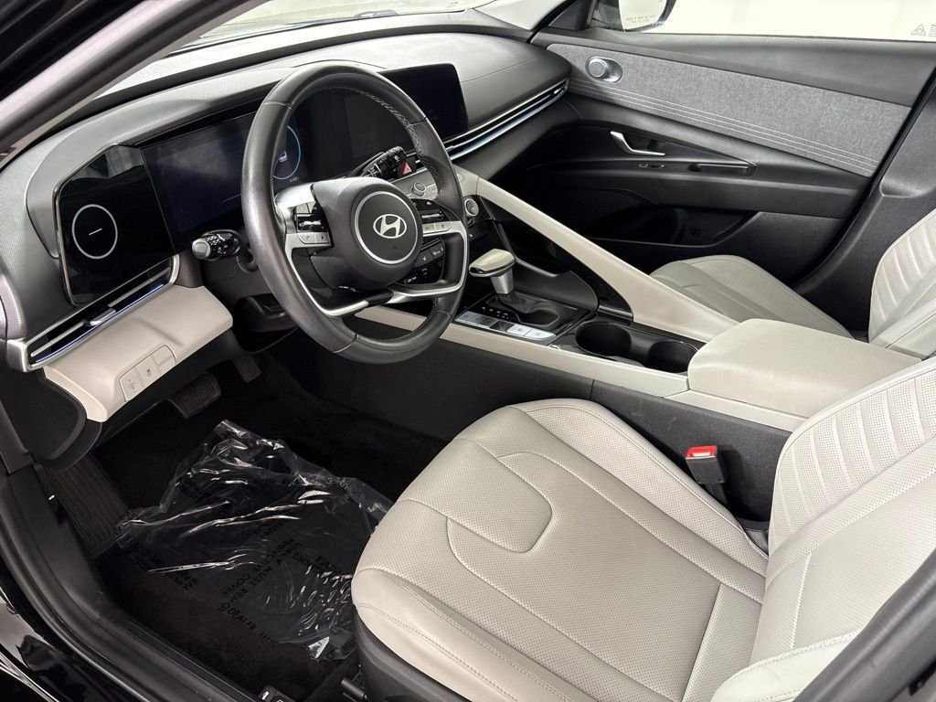 Used 2024 Black Hyundai Limited image 25