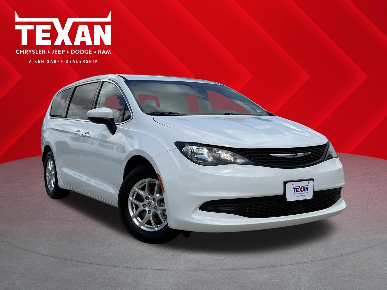 2023 Chrysler Voyager LX's photo
