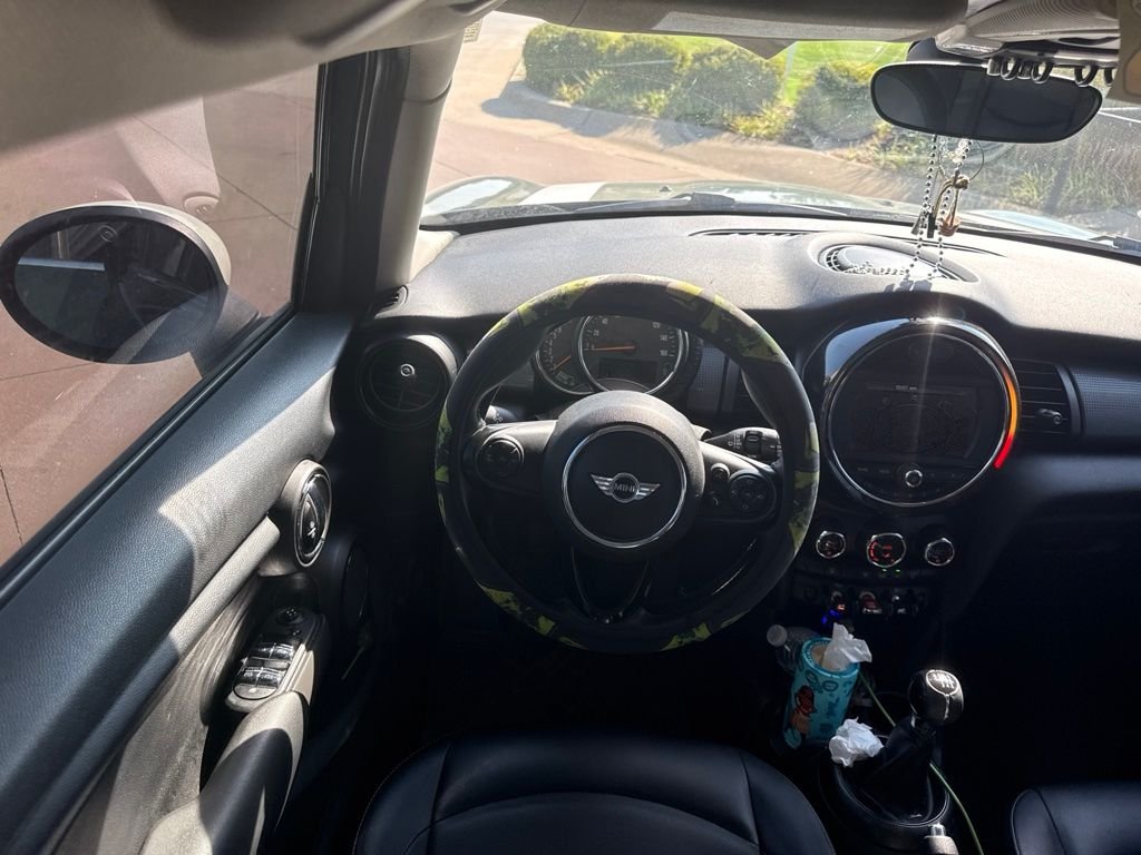 Used 2017 Green MINI  image 9