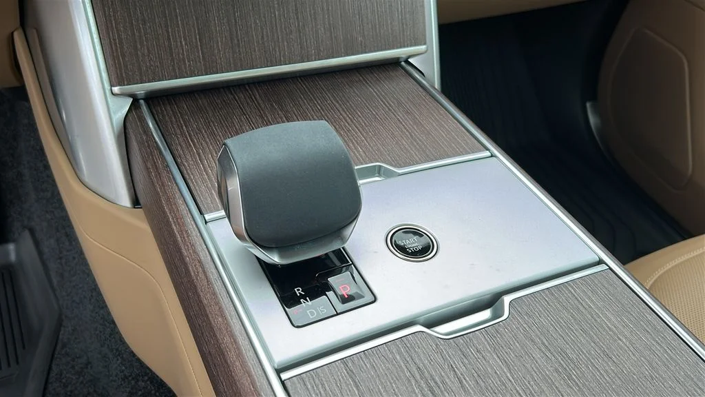 2026 Land Rover Range Rover SE - Photo 17