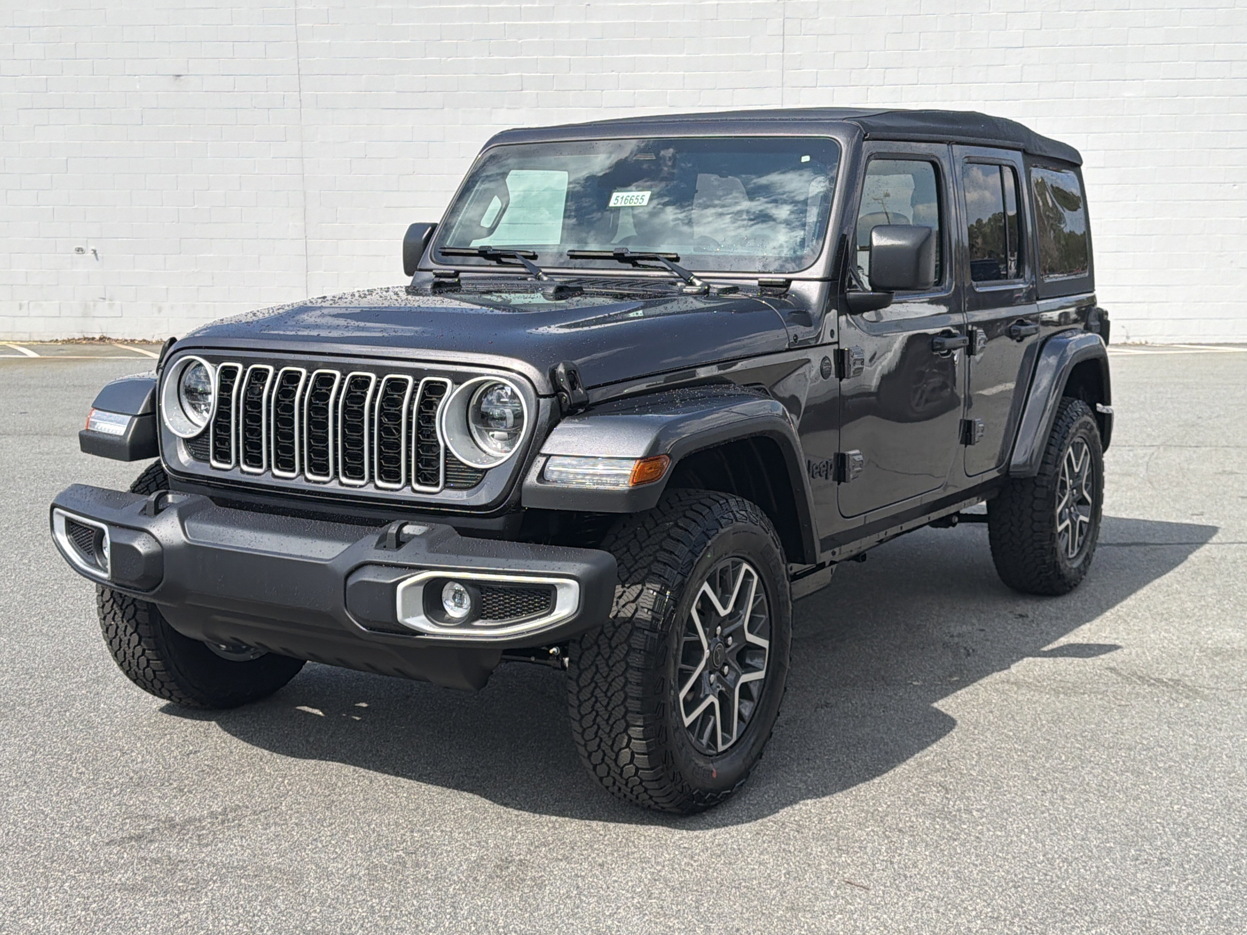 New 2026 Granite Crystal Metallic Clearcoat Jeep Sahara image 3