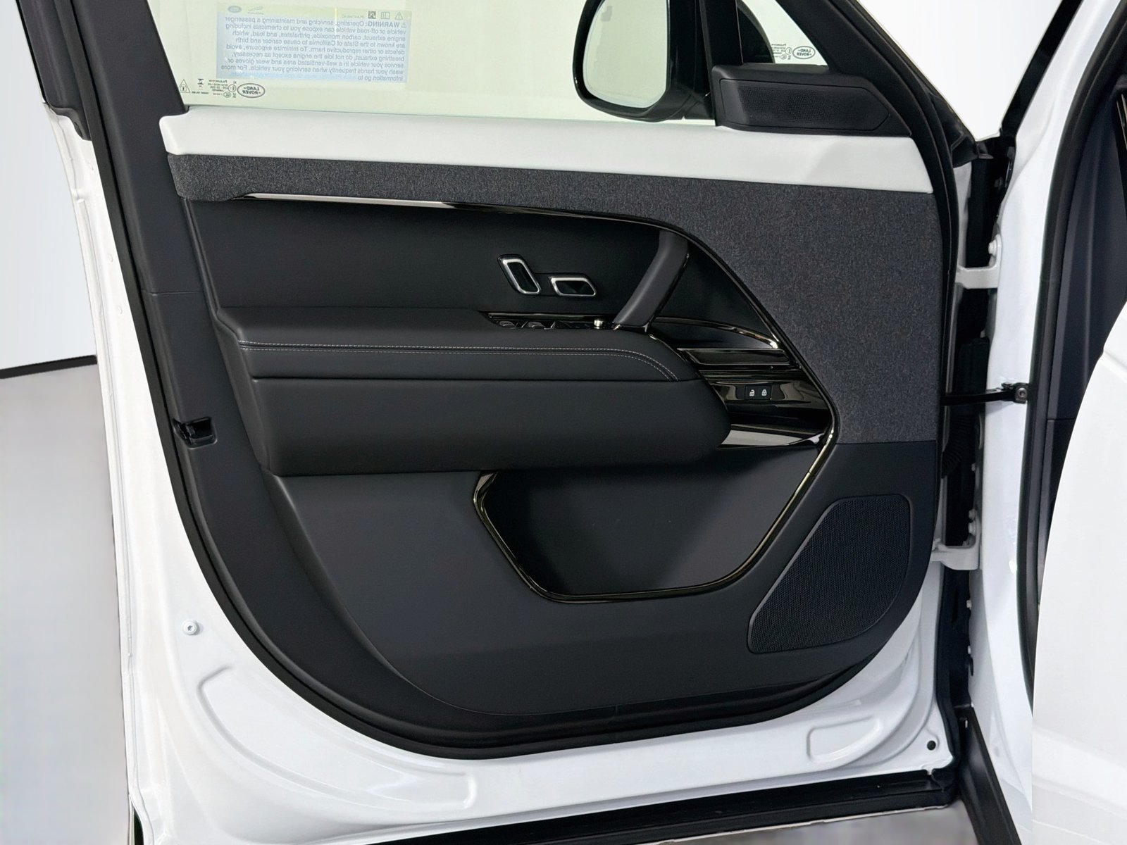 New 2027 Ostuni Pearl White Land Rover Battersea Edition image 21