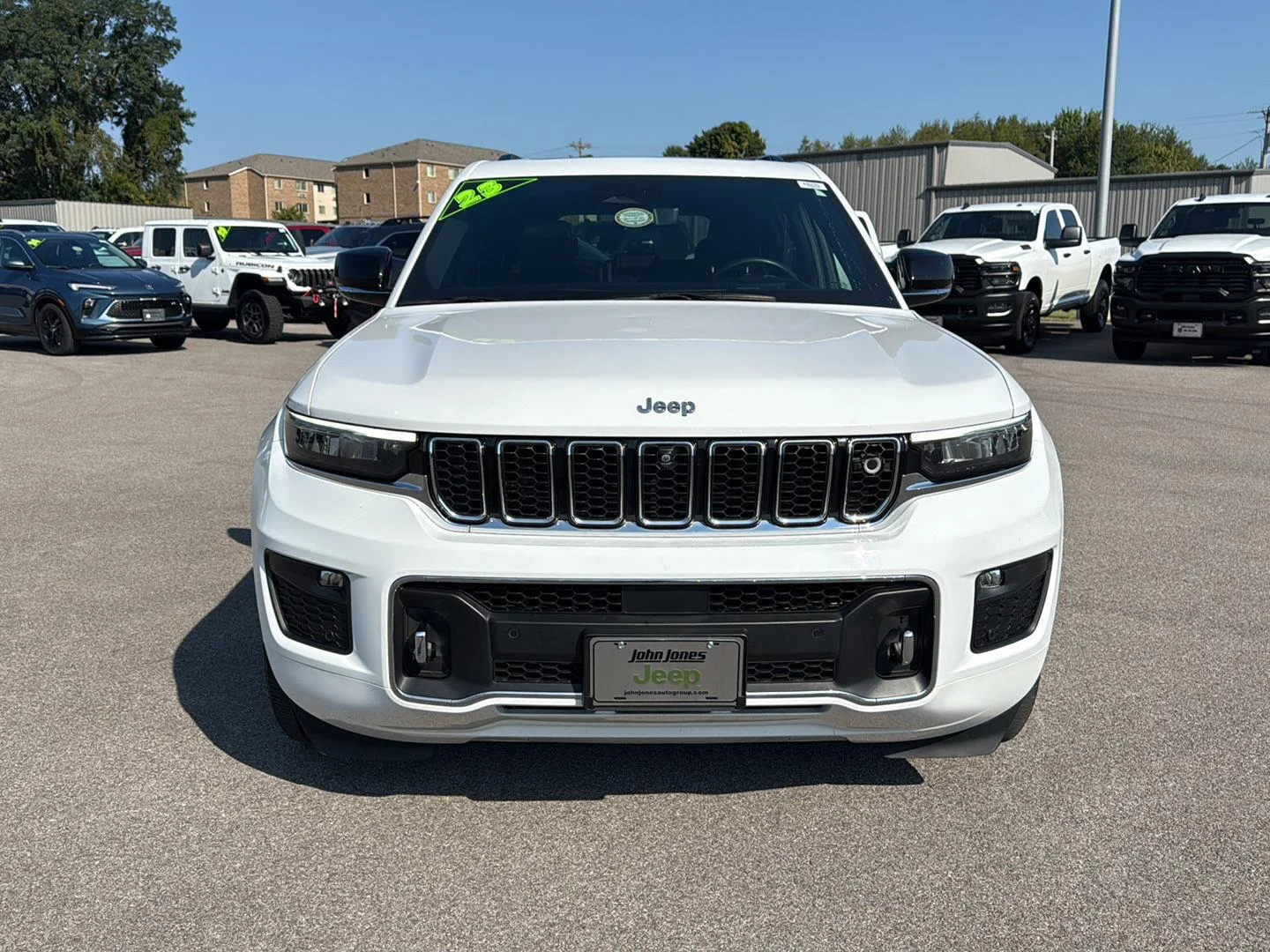 Used 2023 Diamond Black Crystal Pearlcoat Jeep Overland image 18