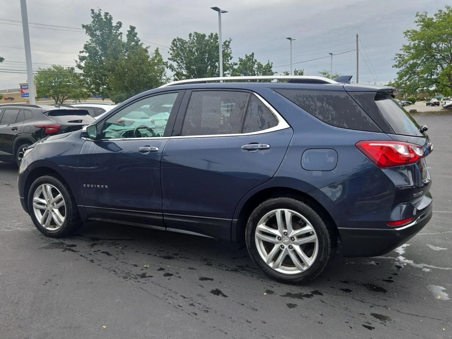 Used 2018 STORM BLUE METALLIC Chevrolet Premier image 4