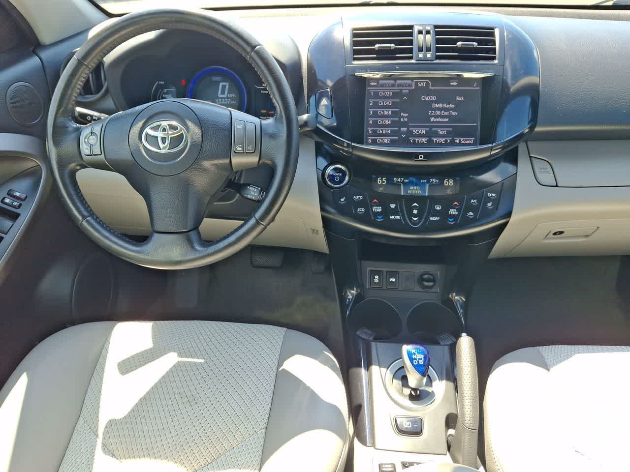 Used 2012 Classic Silver Metallic Toyota  image 27