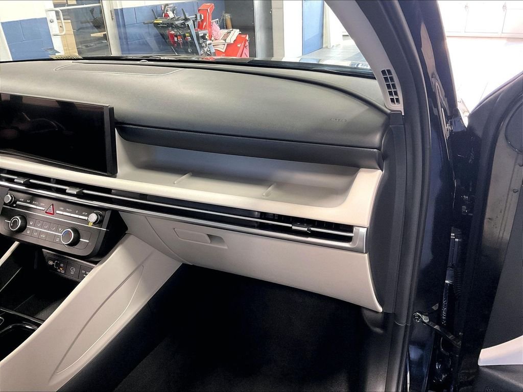 Used 2026 Black Hyundai SE image 13