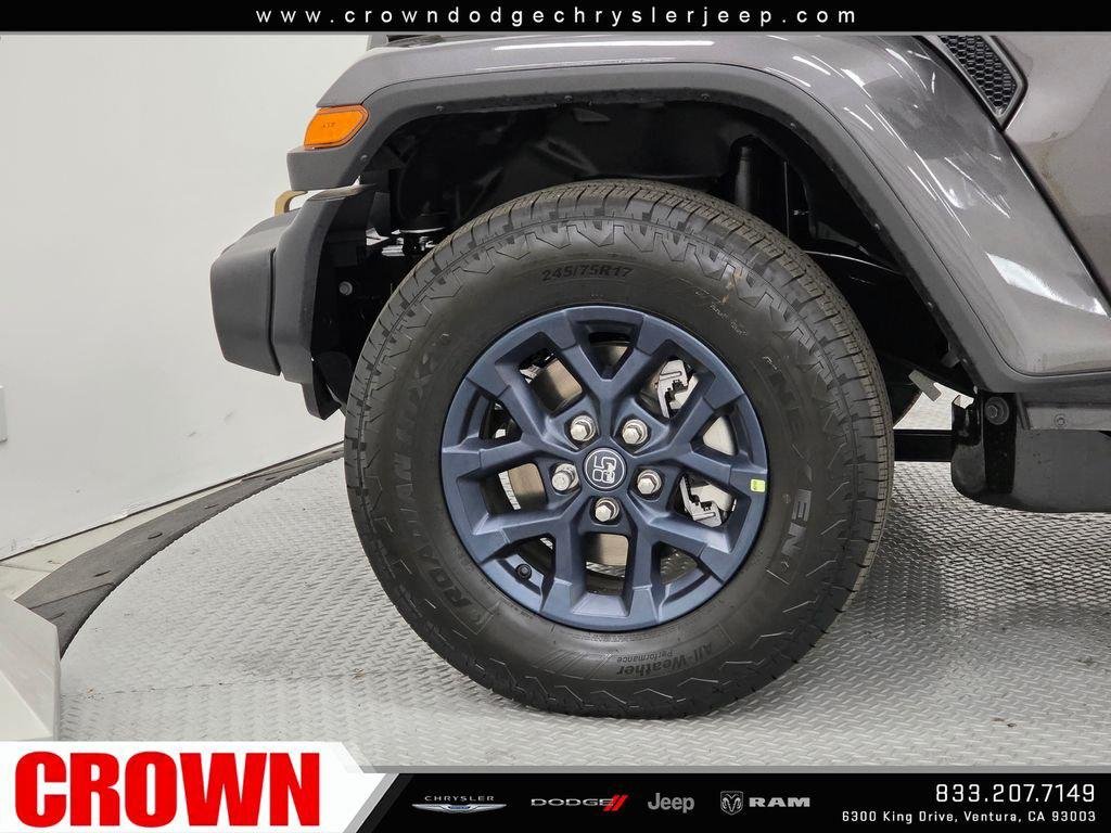 New 2026 Granite Crystal Metallic Clearcoat Jeep 85th Anniversary image 9