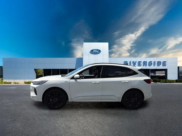 New 2025 Star White Metallic Tri-coat Ford ST-Line Elite image 4