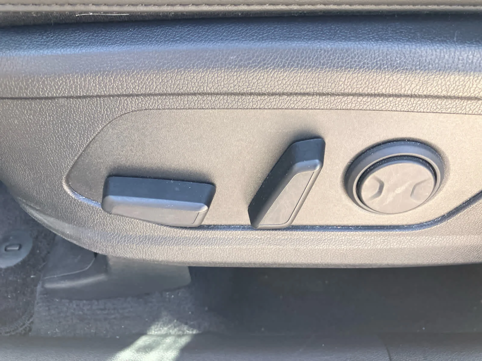 Used 2023 Wolf Gray Kia X-Line S image 11