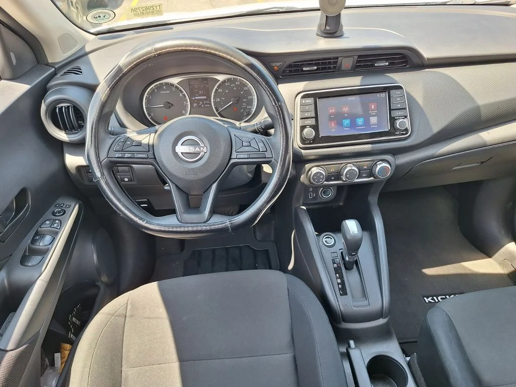 Used 2025 White Nissan S image 9