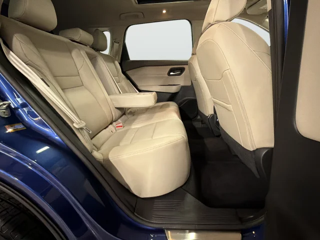 Used 2023 Blue Nissan SL image 25