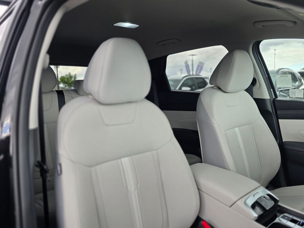 Certified Used 2025 Black Hyundai SEL image 11