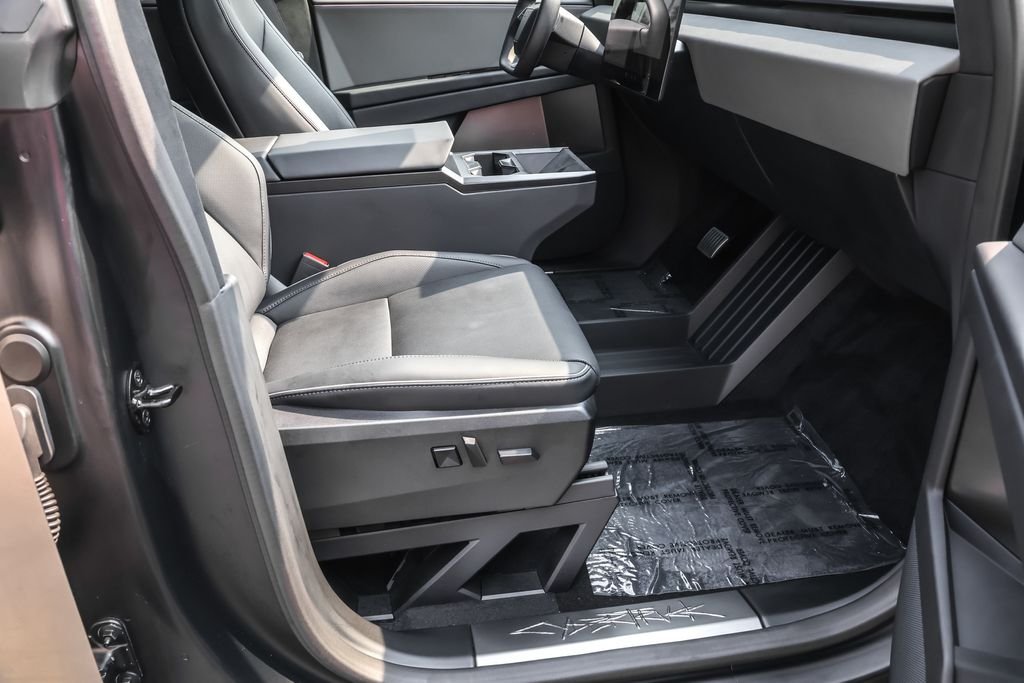 Used 2024 Silver Tesla Base image 32